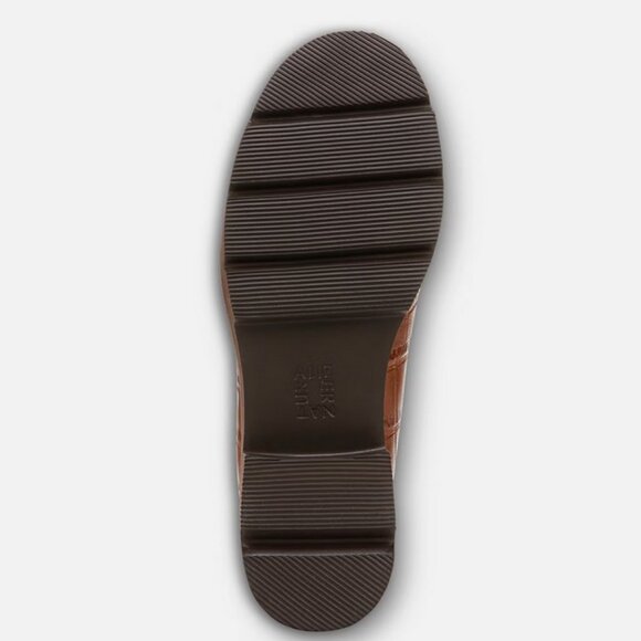 Naturalizer Darry2 Lug Sole Loafer  7.5 W WIDE Fits LIKE 8 New In Box - Picture 7 of 7